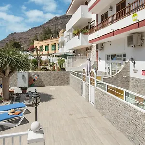 https://casa-paco-mogan.in-canary-islands.com