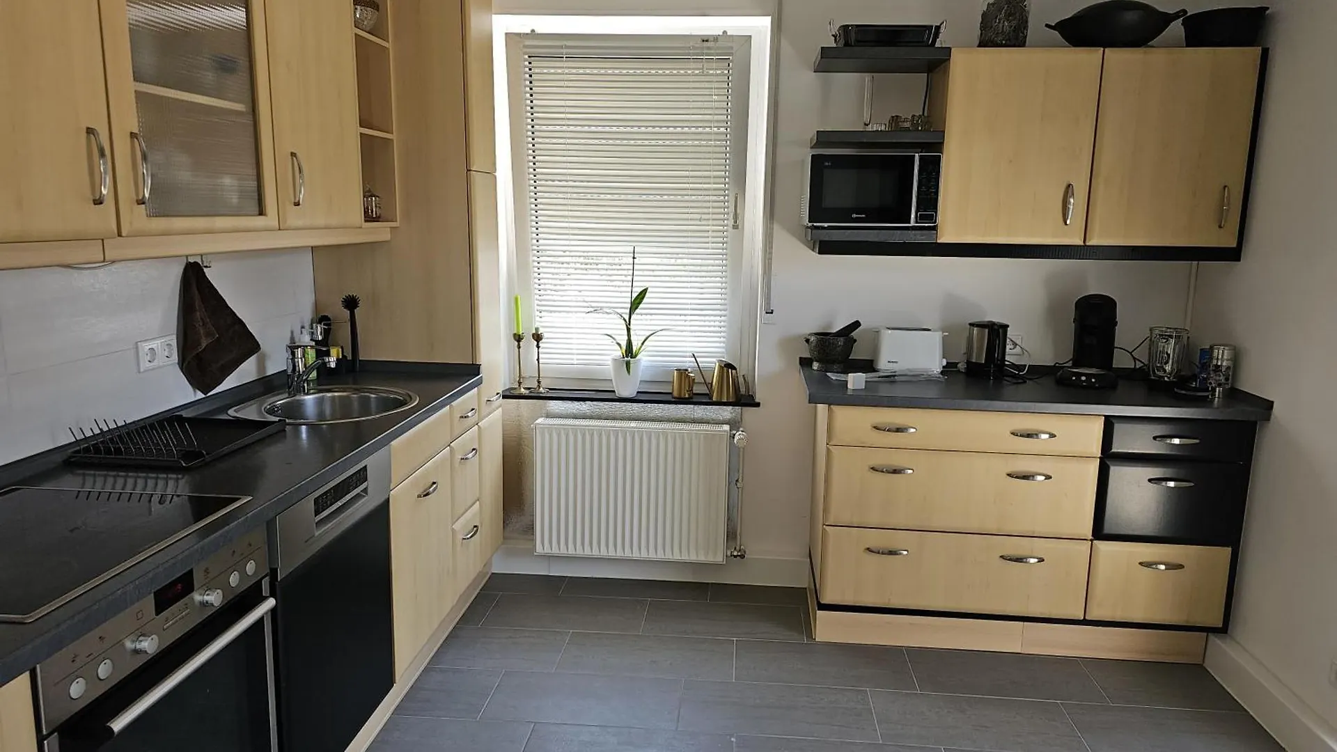 Zimmer Mit Charme Mond Nürnberg Privatunterkunft
